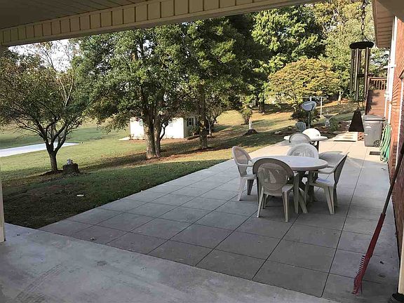 5th image of 3004 Stuart Ln