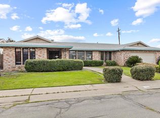 1570 Valley View Dr, Yuba City, CA 95993