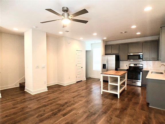 5th image of 3007 E 12th St APT 2