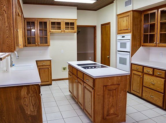 2nd image of 2504 Edgemont Ln
