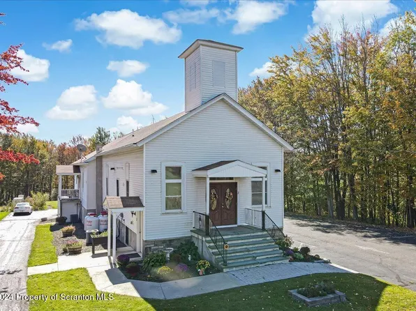 186 Ledgedale Rd, Lake Ariel, PA 18436
