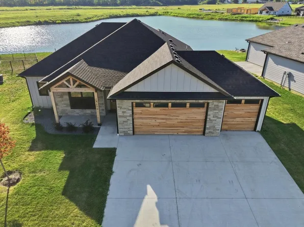 14670 Wellstead Dr, Hallsville, MO 65255
