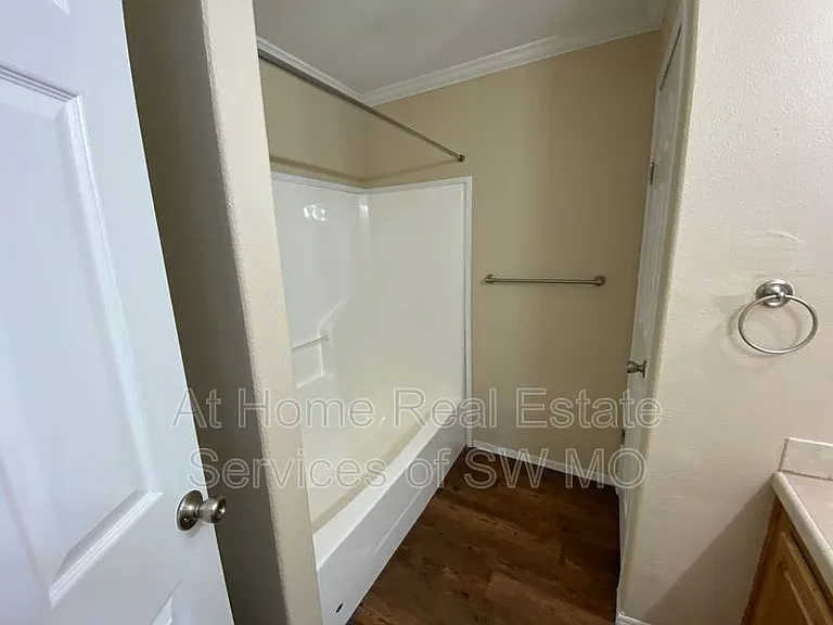 501 W Warren Ave #A — Photo 12