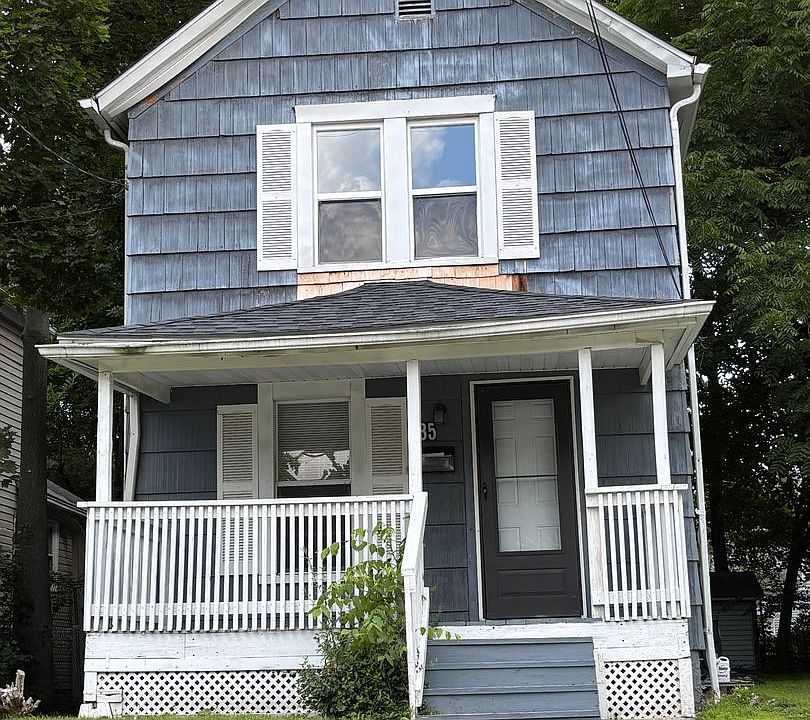 1st image of 835 Carlysle St