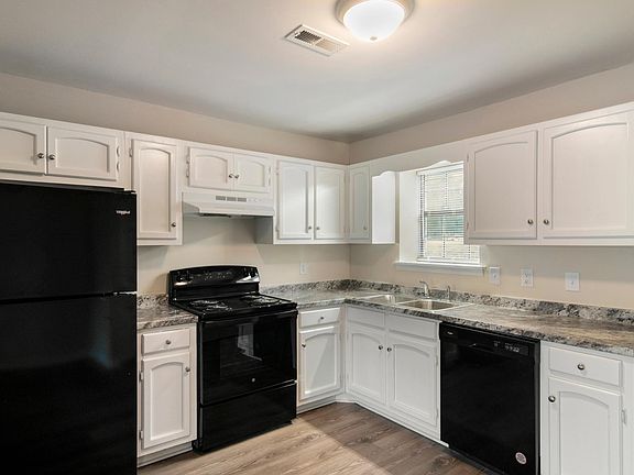 4th image of 512 E Harden St #508