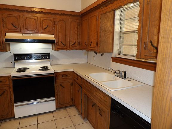 5th image of 1610 NW Black Mesa Dr