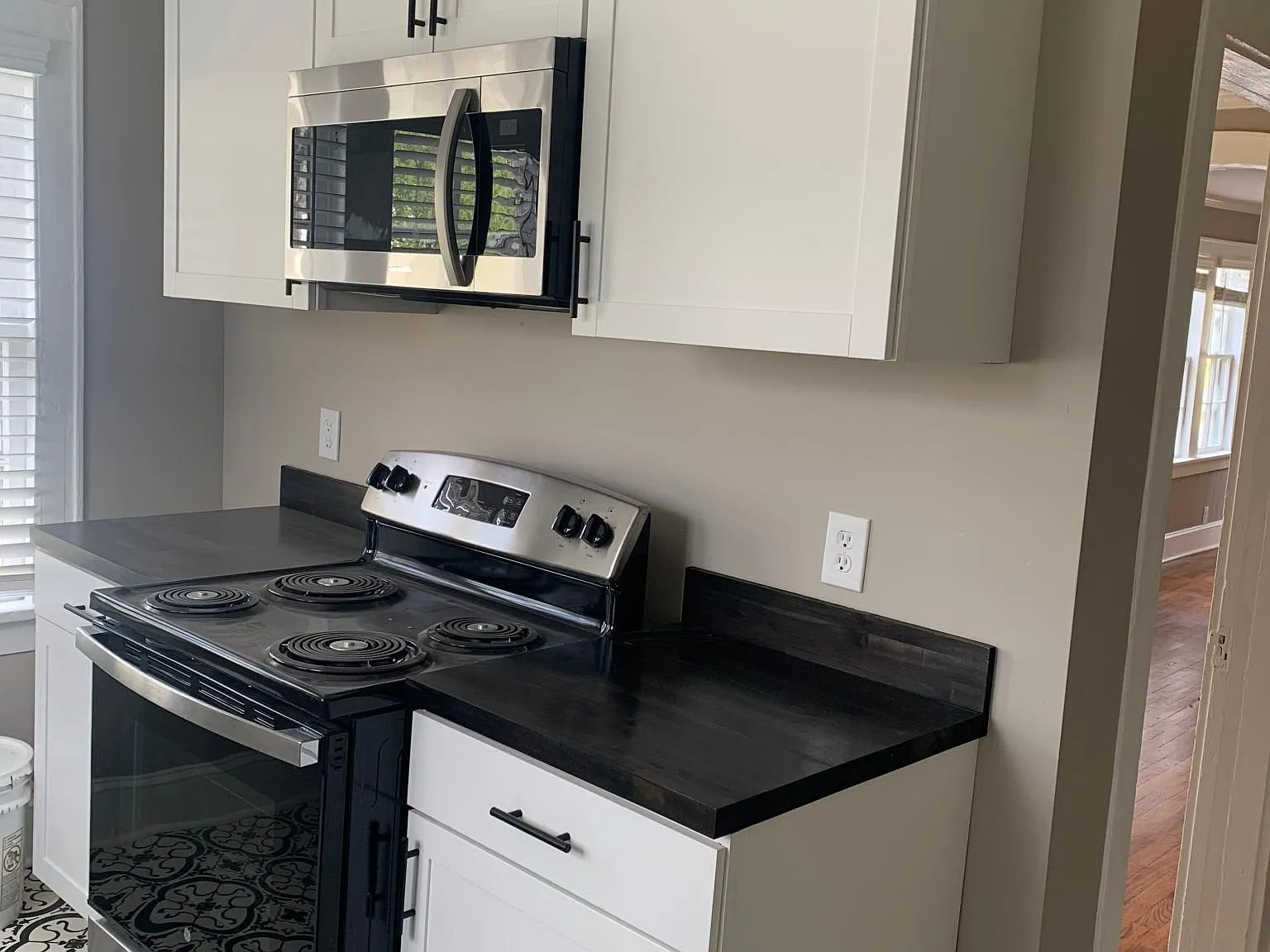 2 bed, 1.5 bath, 1250 sqft, $1,150 — Photo 2