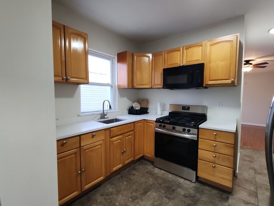 1st image of 2979 Milton Pl Floor 2