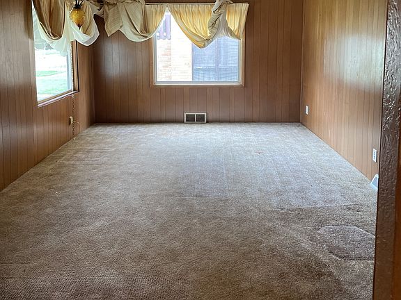 2nd image of 2431 Prast Blvd