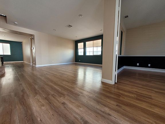 4th image of 15715 Hammett Ct