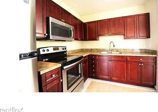 4th image of 970 NE 159th St