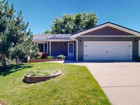 1941 Delwood Dr, Iowa City, IA 52240