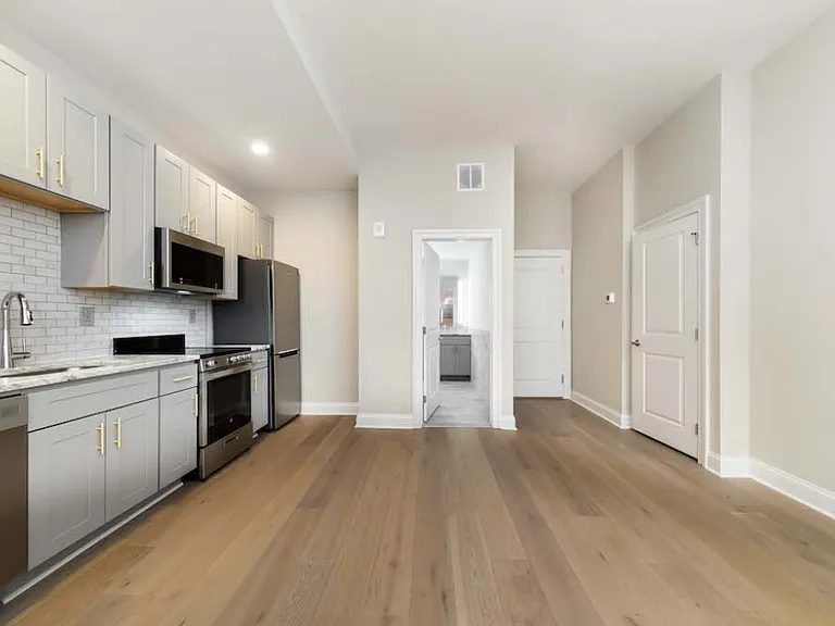 1411 Walnut Street — Photo 4