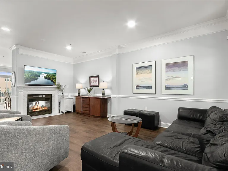 7207 Phelps Hill Ct — Photo 12