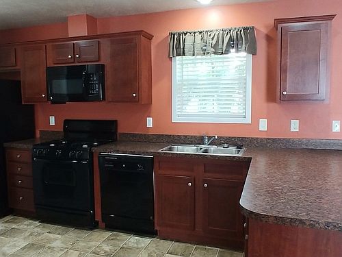 4th image of 3627 Bentwood Cir W