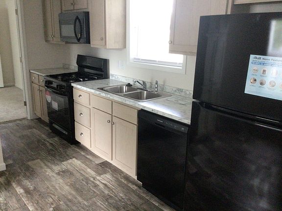 2nd image of 303 Lake Shore Dr #303