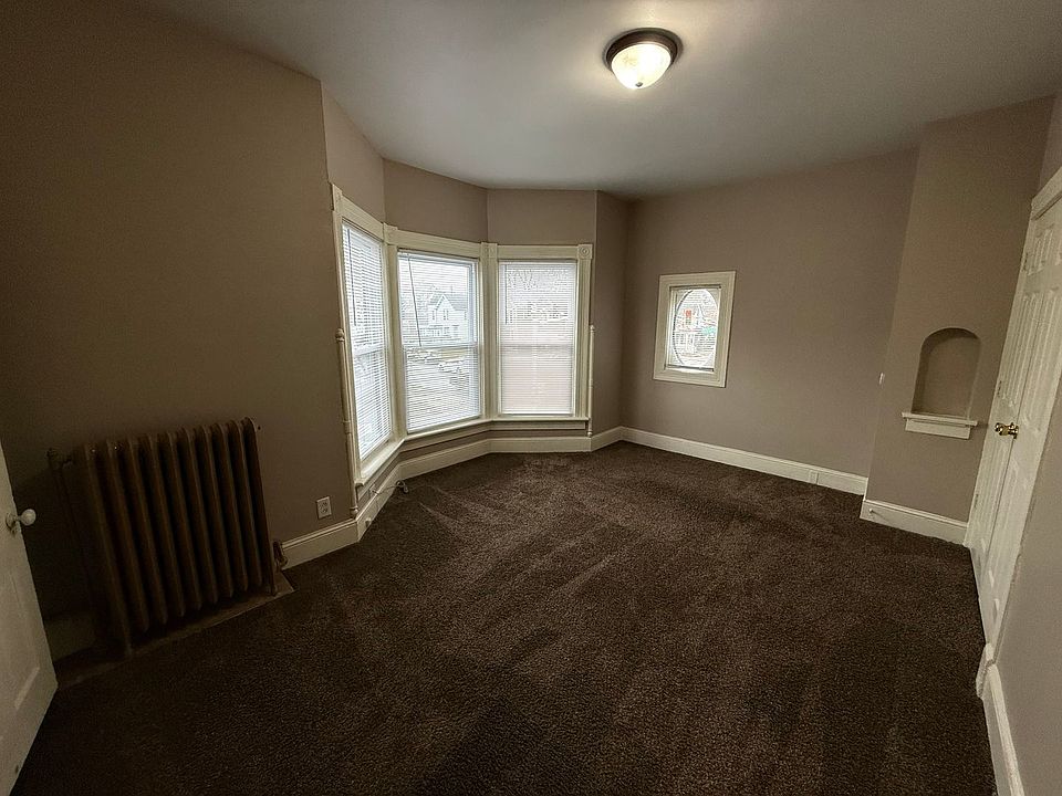 2nd image of 206 W Creighton Ave APT 4