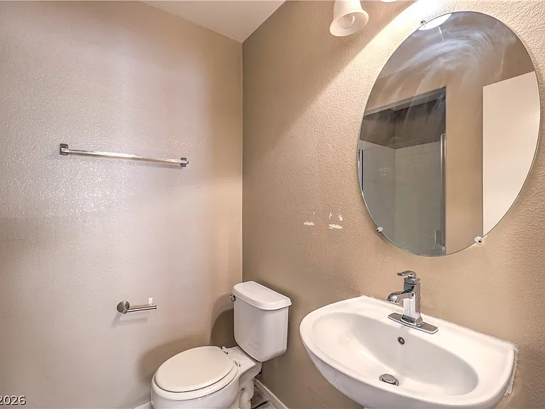 10035 Daybreak Dew Ct — Photo 32