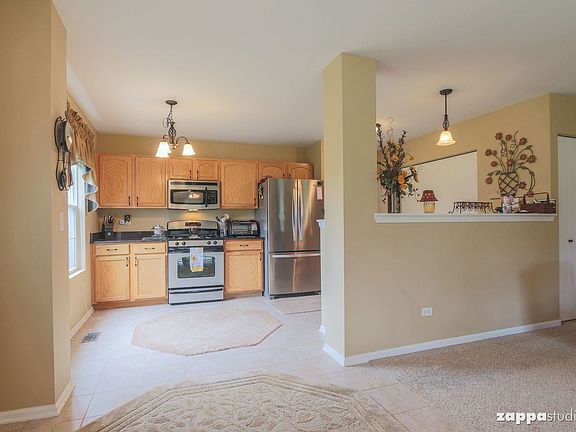 3rd image of 2473 Stoughton Cir #0