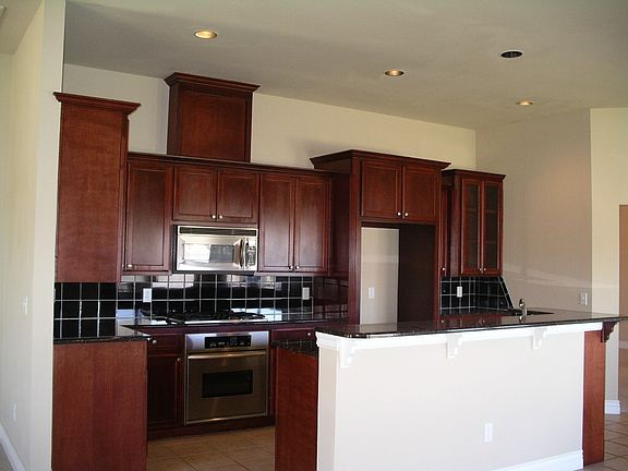 4th image of 15820 Sheffield Blvd