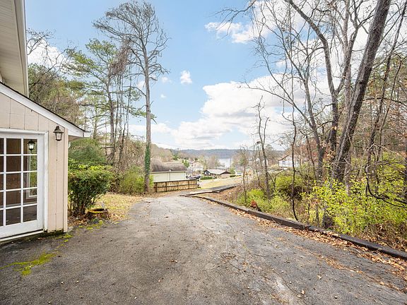 4th image of 4115 Harbor Hills Rd #B