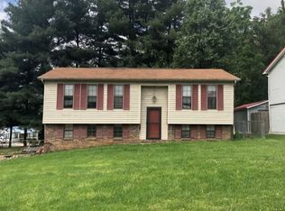 2332 Crown Cir, Morristown, TN 37814