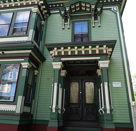plaque house, featured in "The Painted Ladies of San Francisco" book!