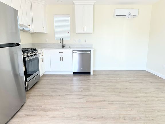 2nd image of 1440 Gundry Ave #A