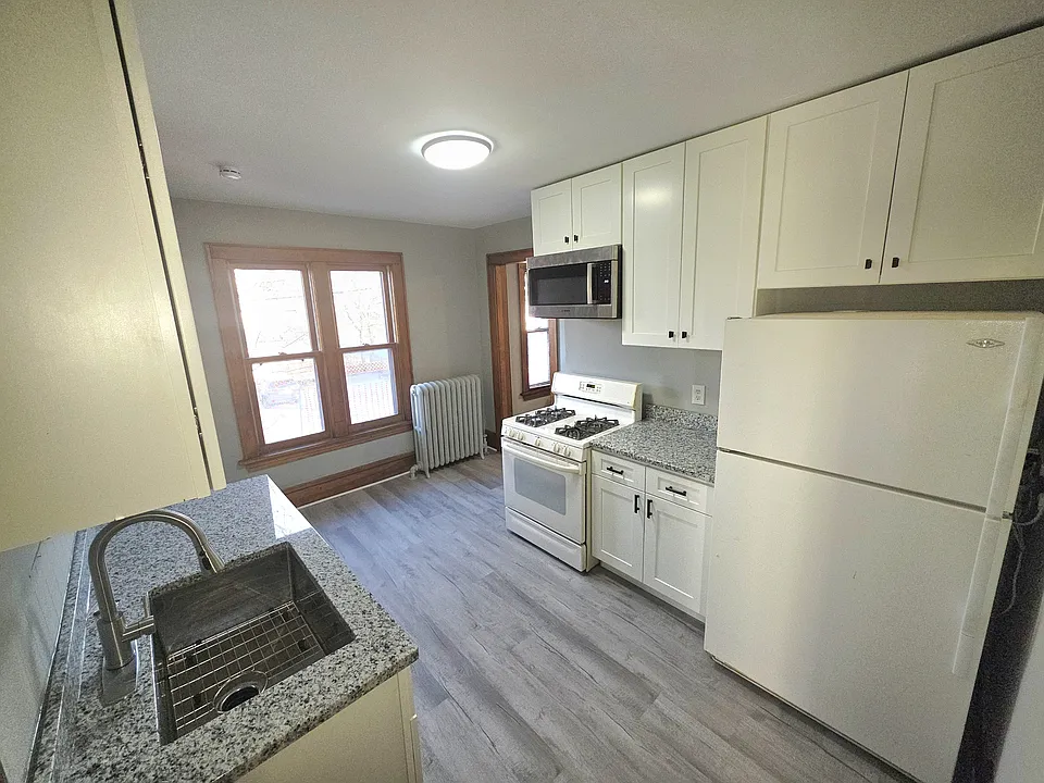 414 33rd Ave N #2