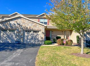 71 N Oakwood Ln, Selinsgrove, PA 17870