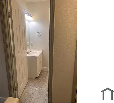 4624 San Jacinto St — Photo 5