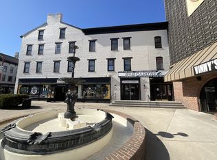 5 Center Sq APT 27, Hanover, PA 17331