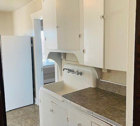 3rd image of 3502 McKinley Ave #10