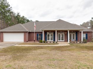 52 Stonegate Dr, Hattiesburg, MS 39402