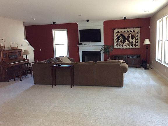3rd image of 18 Oleander Drive