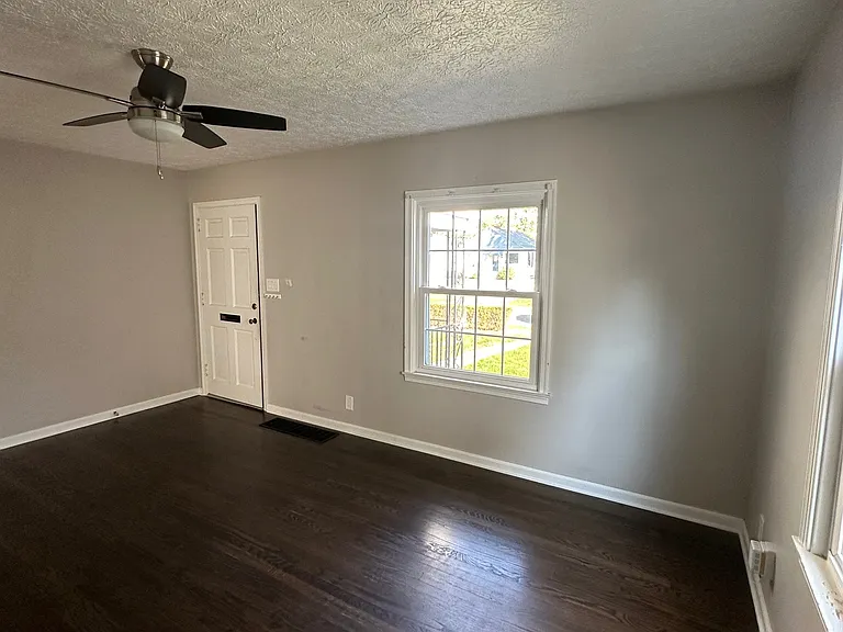 387 E Royal Forest Blvd — Photo 22