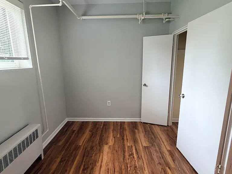 570 Whitney Ave #S — Photo 6