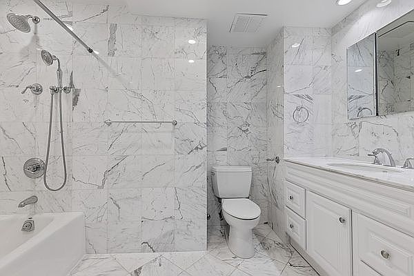 1st image of 155 E 55th St #9HJ
