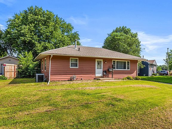 2nd image of 1206 Cole Pl