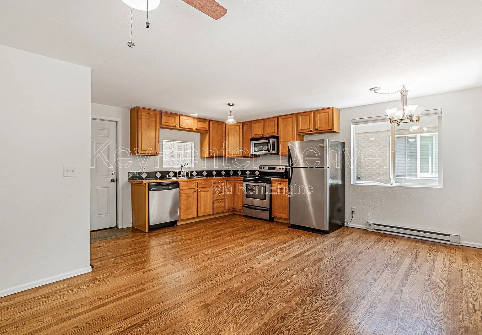 2 bed, 1.0 bath, 718 sqft, $1,900 — Photo 3