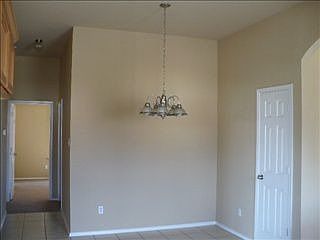 3rd image of 1101 Caroline Dr