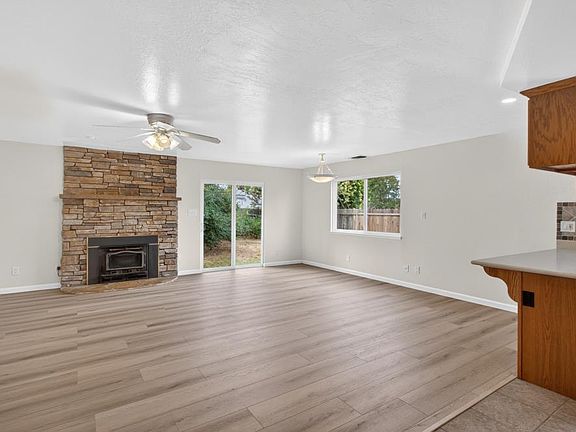 3rd image of 6013 Ellerslee Dr