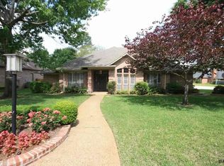6701 Hollytree Cir, Tyler, TX 75703