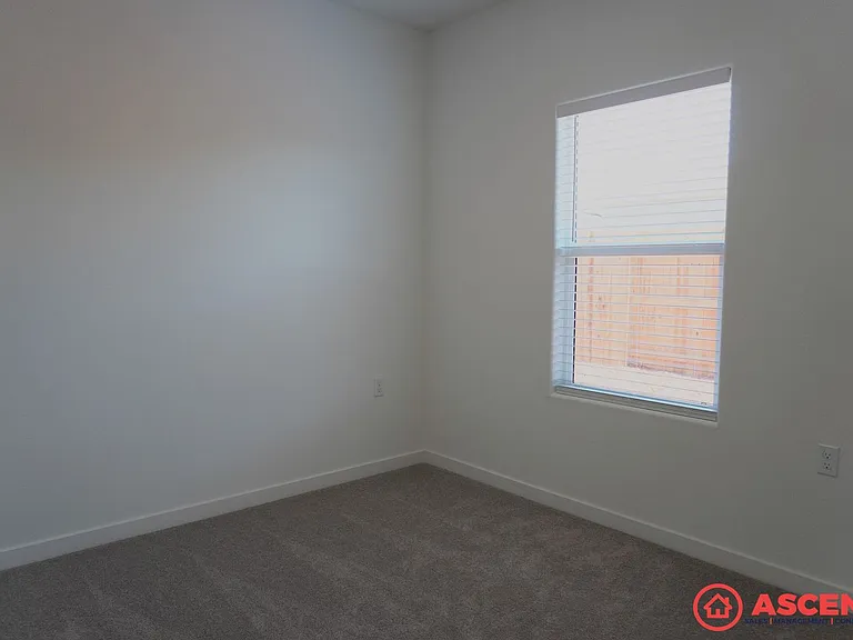 8206 Wandesford Dr — Photo 17