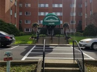 16100 Van Aken Blvd APT 408, Cleveland, OH