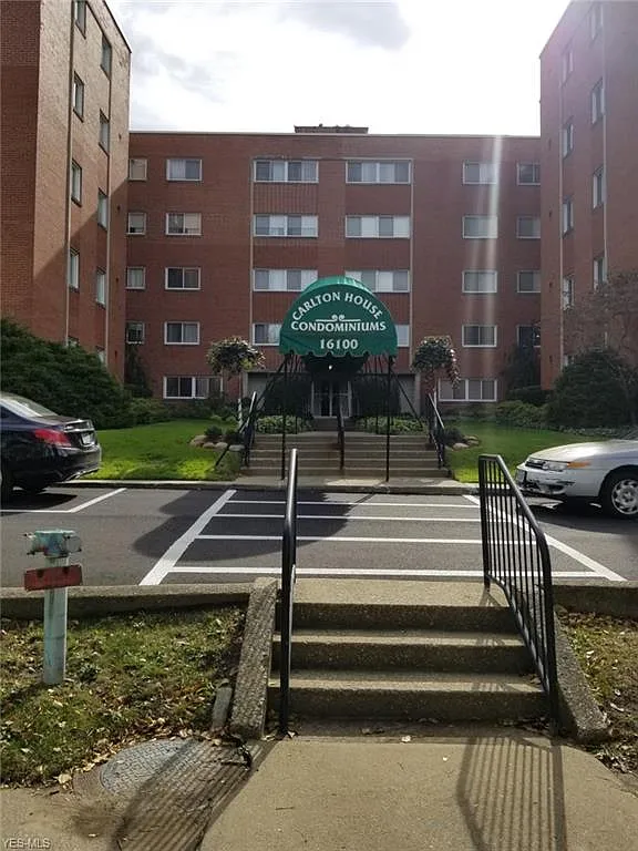 16100 Van Aken Blvd APT 408 photo 1
