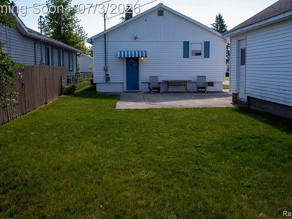 3rd image of 282 N June St