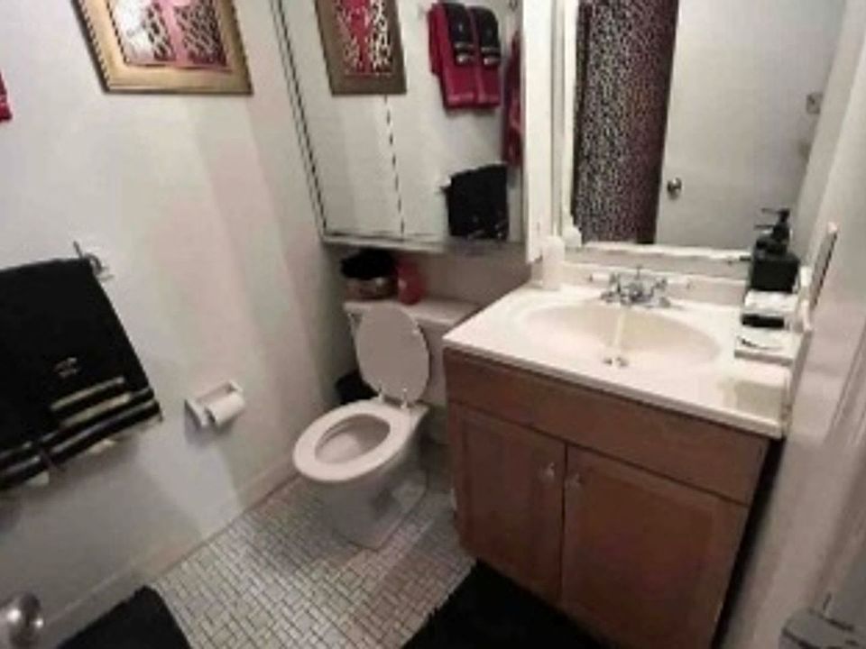 2nd image of 727 Black Horse Pike #4-1