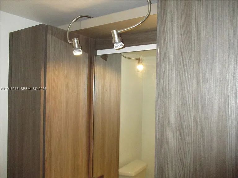 5313 Collins Ave #1111 — Photo 23