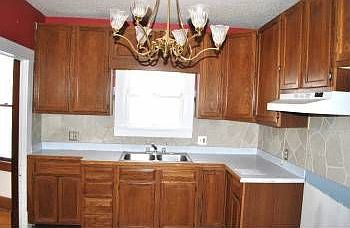 5th image of 2802 Doniphan Ave